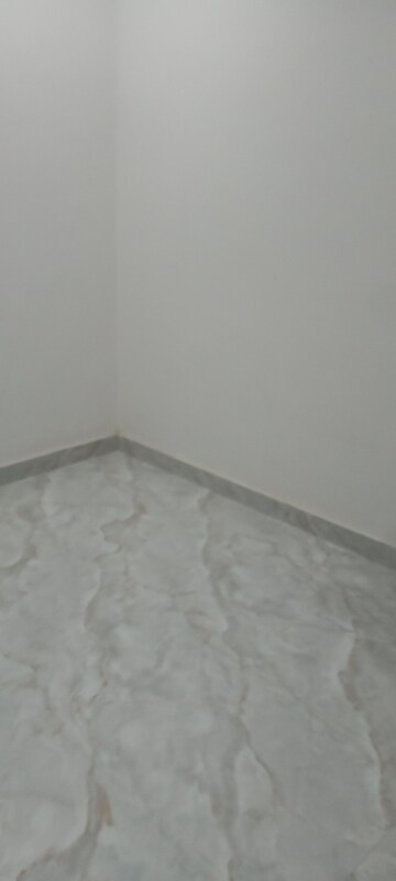 Room in 2 BHK Builder Floor at Dwarka Mor – for Rent
