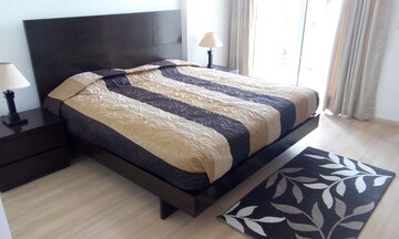 Bedroom in 4 BHK Apartment at DLF Park Place, Sector 54 – for Sale