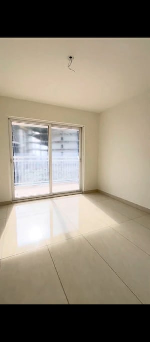 Room in 4 BHK Apartment at Prestige Beverly Hills, Kokapet – for Sale