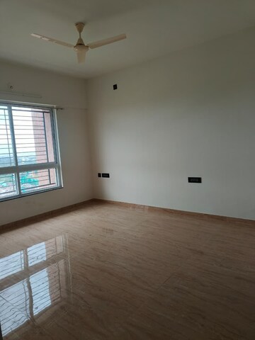 Room in 3 BHK Apartment at VTP Beaumonde, Kharadi – for Rent