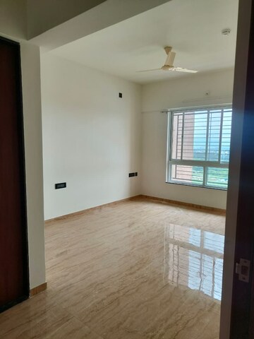 Room in 3 BHK Apartment at VTP Beaumonde, Kharadi – for Rent
