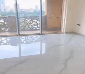 Room in 4 BHK Apartment at Matunga East – for Sale