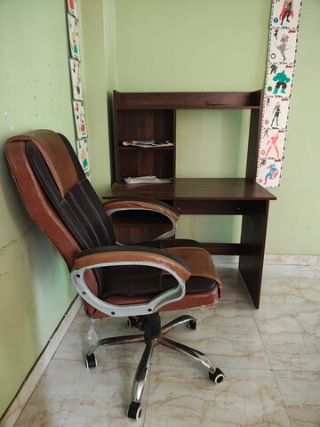 Furnished Amenities in 3 BHK Apartment at Gola Road – for Rent