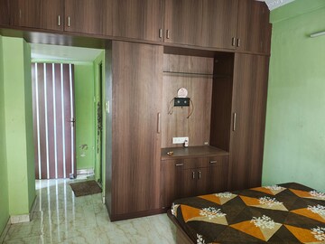 Living Room in 3 BHK Apartment at Gola Road – for Rent