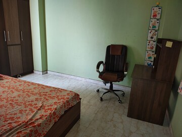 Bedroom in 3 BHK Apartment at Gola Road – for Rent