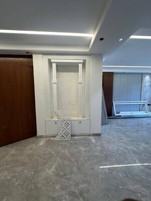 Room in 3 BHK Builder Floor at Anant Raj Ashok Estate, Sector 63a – for Sale