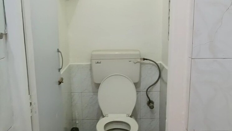 Bathroom, sion 1 Bedroom 500 Sq.Ft. Apartment In Sion Mumbai 9128530