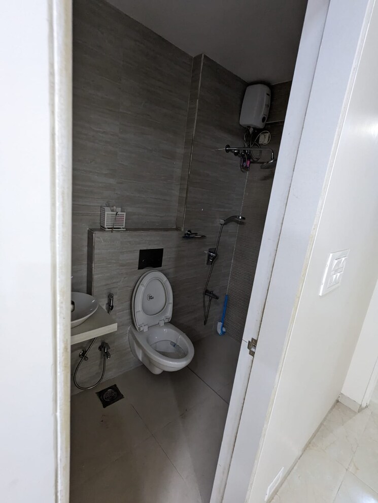 Bathroom, vihang-vermont 2 Bedroom 700 Sq.Ft. Apartment In Ghodbunder Road Thane 9128570