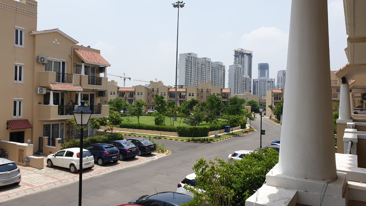 4 BHK + Extra Room Builder Floor For Rent in Emaar Emerald Floors Select