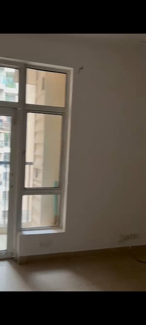 Room in 2 BHK Apartment at Gaur City 2 - 10th Avenue, Sector 16c Greater Noida – for Sale