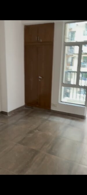 Room in 2 BHK Apartment at Gaur City 2 - 10th Avenue, Sector 16c Greater Noida – for Sale