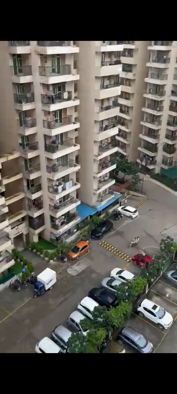 Gaur City 2 - 10th Avenue