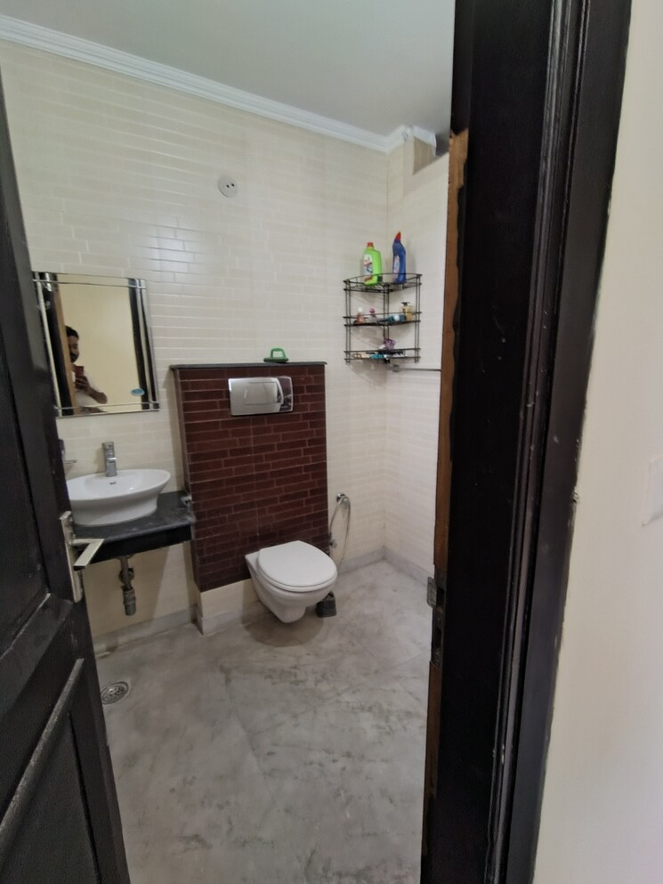 Kitchen, auram-floor 3 Bedroom 2200 Sq.Ft. Builder Floor In South City 2 Gurgaon 9128625