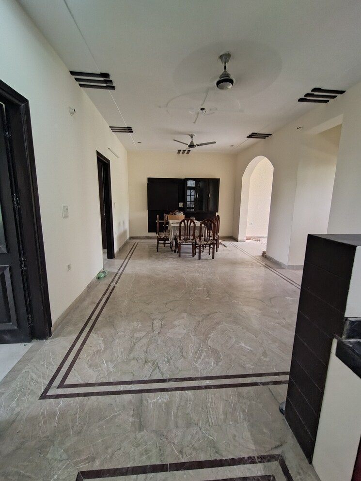 Kitchen, auram-floor 3 Bedroom 2200 Sq.Ft. Builder Floor In South City 2 Gurgaon 9128625