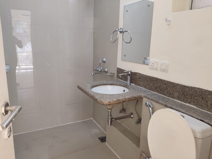 Bathroom, emaar-emerald-floors-select 4 Bedroom 2000 Sq.Ft. Builder Floor In Sector 65 Gurgaon 9128632