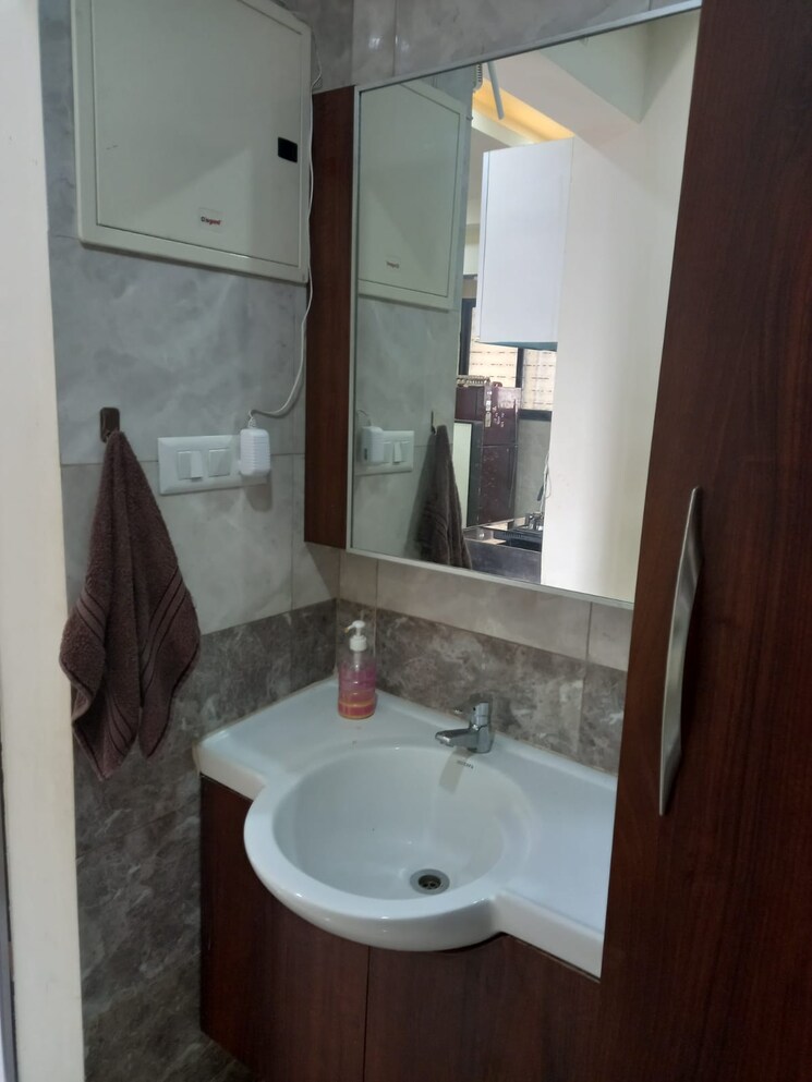 Bathroom, sargam-chs-nanded 2 Bedroom 1000 Sq.Ft. Apartment In Sinhagad Road Pune 9128623