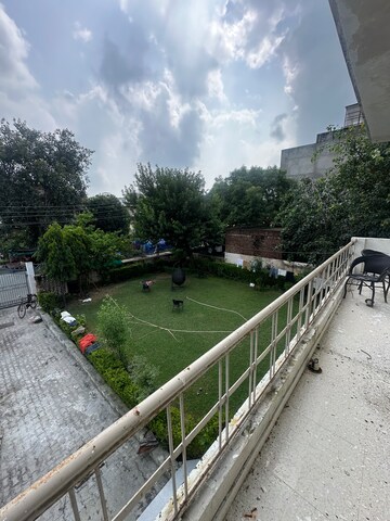 Balcony in 2 BHK Independent House at Sector 21c – for Rent