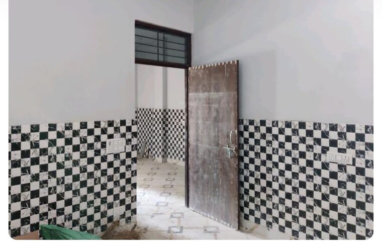 undefined, krishna-vatika-society 3 Bedroom 80 Sq.Yd. Villa In Sector 4 Greater Noida Greater Noida 9128658