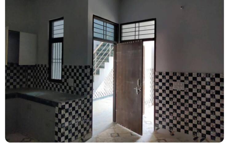 Room, krishna-vatika-society 3 Bedroom 80 Sq.Yd. Villa In Sector 4 Greater Noida Greater Noida 9128658