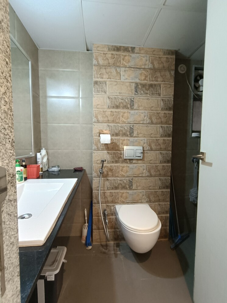 Bathroom, vascon-forest-county 3.5 Bedroom 2000 Sq.Ft. Apartment In Kharadi Pune 9128655