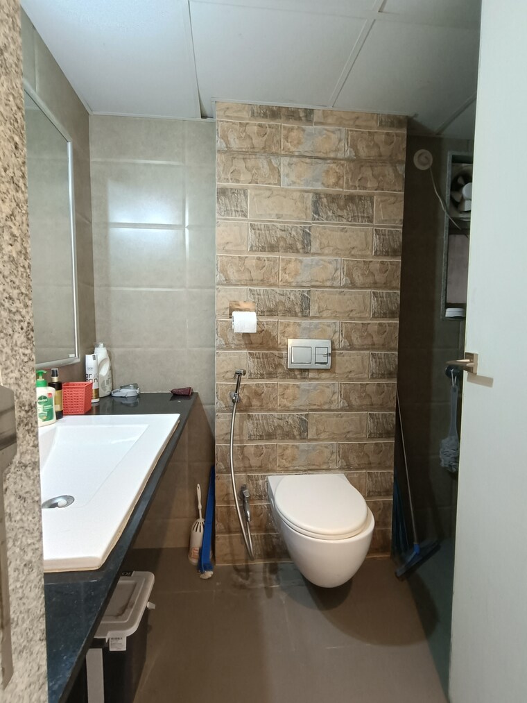 Bathroom, vascon-forest-county 3.5 Bedroom 2000 Sq.Ft. Apartment In Kharadi Pune 9128655