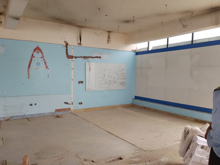 Bathroom, sector 63 Commercial Warehouse 6000 Sq.Ft. In Sector 63 Noida 9128659