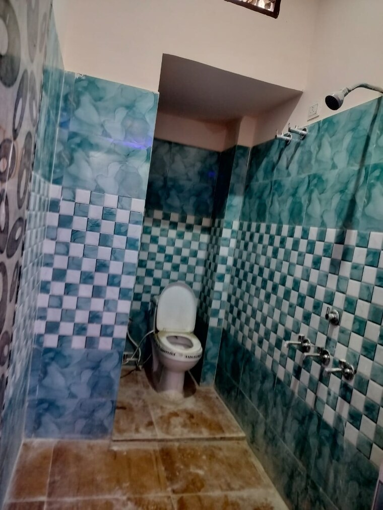 Bathroom, radha-krishna-kunj-ghaziabad 2 Bedroom 60 Sq.Yd. Villa In Bulandshahar Road Ghaziabad 9128671