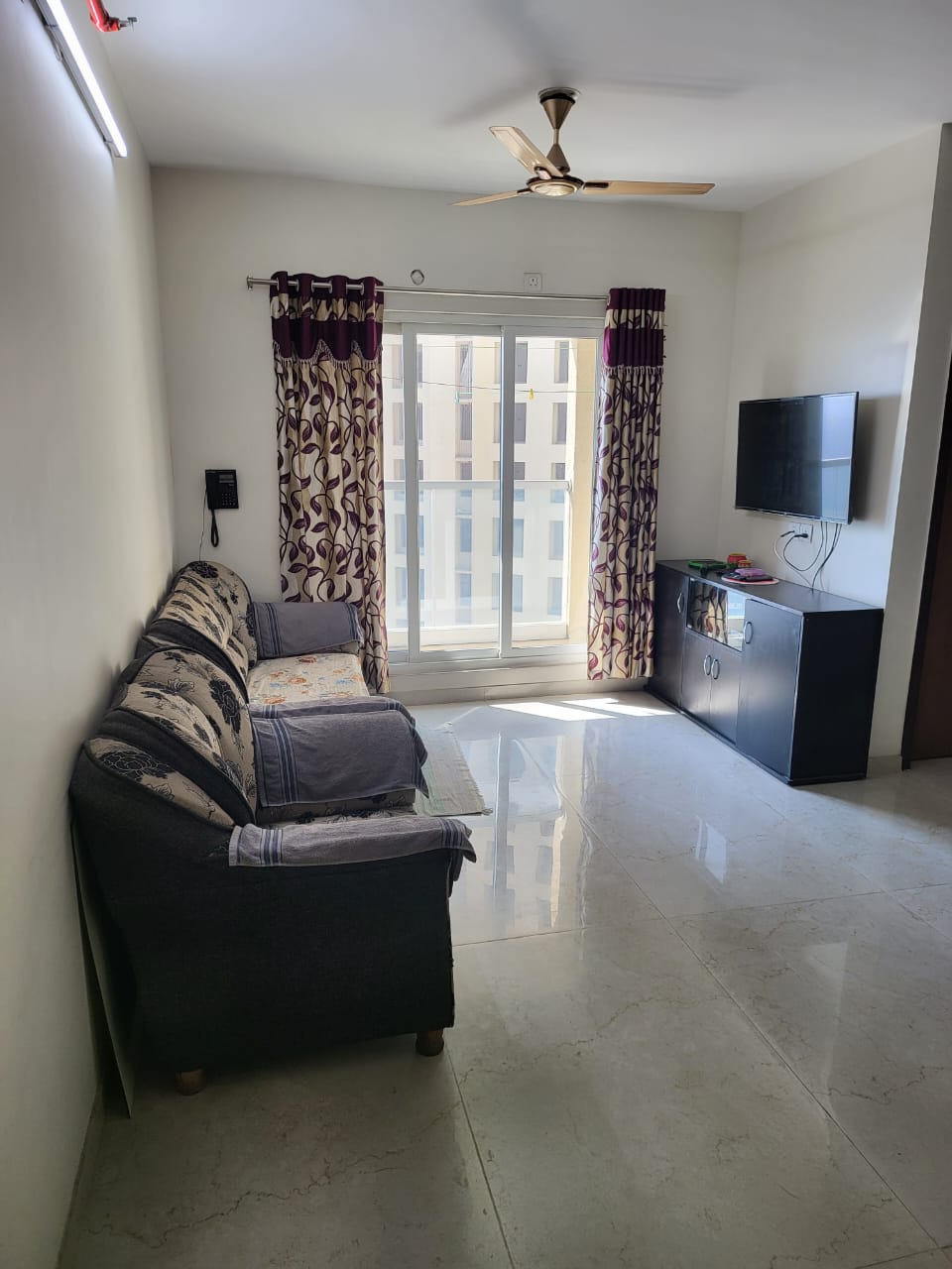 1.5 BHK + Pooja Room Apartment For Rent in Dosti West County