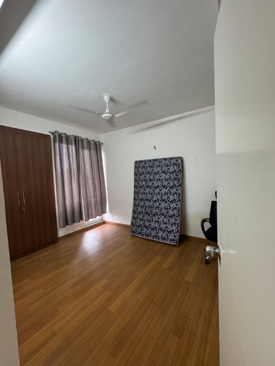 3.5 BHK + Servant Room Apartment For Rent in Jaypee Wish Town Klassic