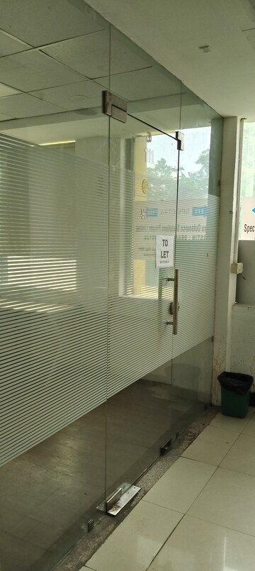   Office Space at Vardhman Star Shop Mall, Sector 19 – for Rent