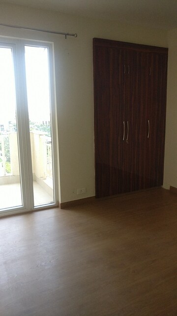 Room in 2 BHK Apartment at Tata Gurgaon Gateway, Sector 112 – for Rent