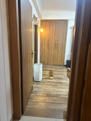 Room in 4 BHK Apartment at Kbnows Apartment, Sector 16 Greater Noida – for Sale