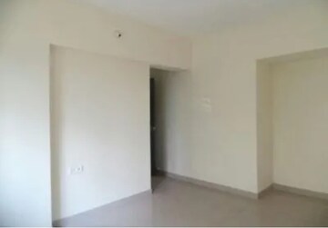 Room in 2 BHK Apartment at Runwal Garden City, Balkum Pada – for Rent