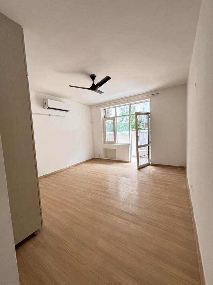 Room, dlf-hyde-park 3 Bedroom 1880 Sq.Ft. Builder Floor In South Mullanpur Chandigarh 9128895