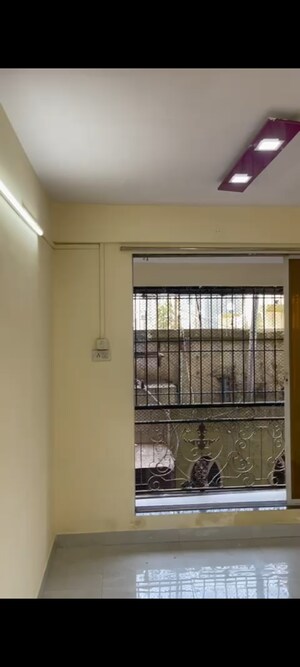 Room in 2 BHK Apartment at Hilton Residency, Byculla West – for Sale