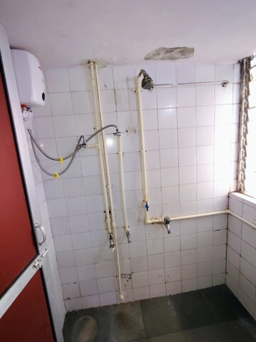 Bathroom in 1 RK Apartment at Tapasya Apartment Dadar, Dadar West – for Rent