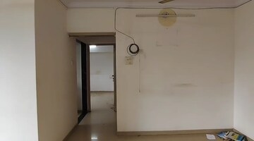 Room in 1 BHK Apartment at Acme Complex 2A, Goregaon West – for Rent