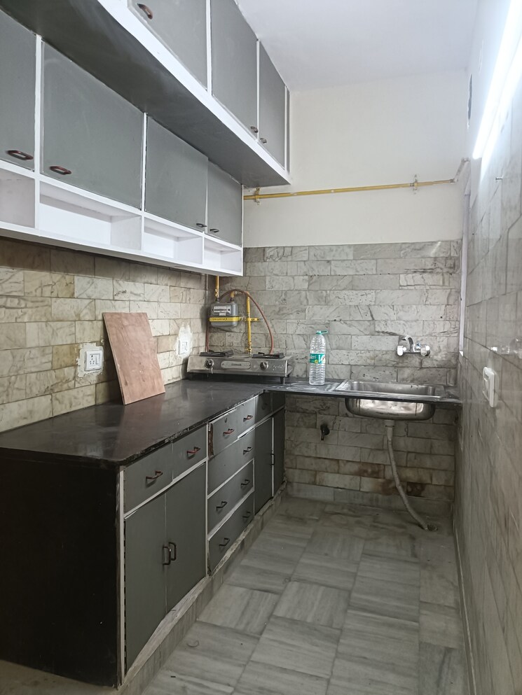 Kitchen, ip extension 2 Bedroom 850 Sq.Ft. Apartment In Ip Extension Delhi 9128931