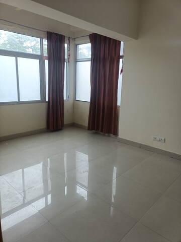 Room in 2 BHK Apartment at Ip Extension – for Rent