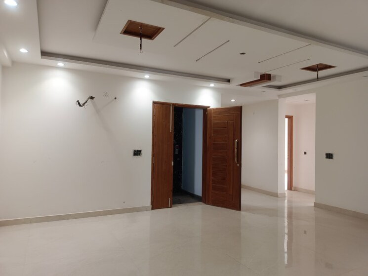 Room, green fields colony 3 Bedroom 280 Sq.Yd. Builder Floor In Green Fields Colony Faridabad 9128950