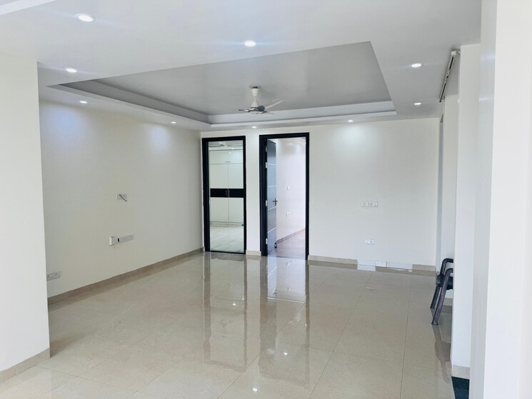 Room, sector 46 3 Bedroom 2000 Sq.Ft. Builder Floor In Sector 46 Gurgaon 9128966