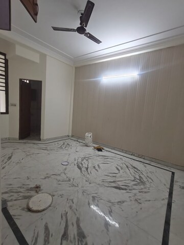 Bedroom in 3 BHK Builder Floor at Sector 46 – for Rent