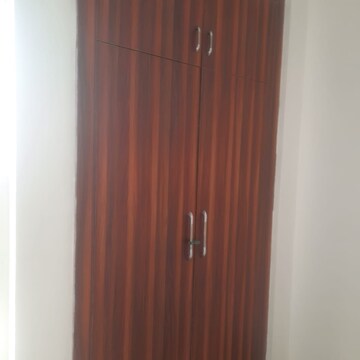 Furnished Amenities in 3.5 BHK Apartment at Panchsheel Greens II, Panchsheel Green – for Rent