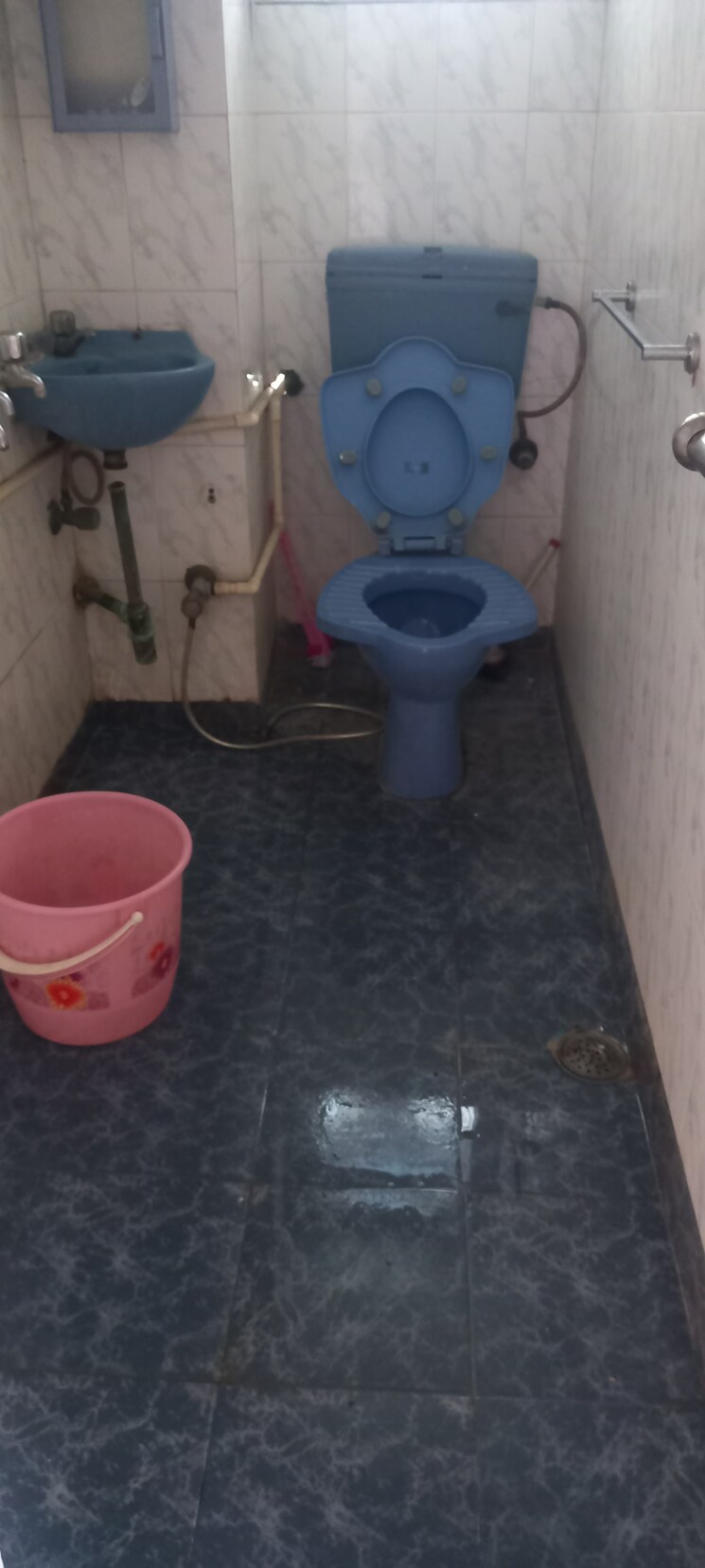 Attached Bathroom, ip extension 2 Bedroom 900 Sq.Ft. Apartment In Ip Extension Delhi 9128986