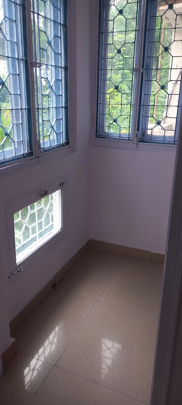 Room in 2 BHK Apartment at Ip Extension – for Rent