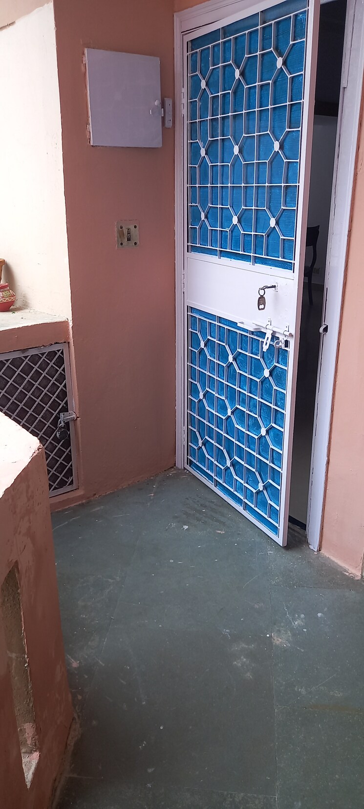 Balcony, ip extension 2 Bedroom 900 Sq.Ft. Apartment In Ip Extension Delhi 9128986