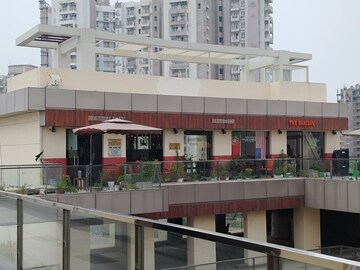  Shop – Exterior View View at V Square Oodles Skywalk, Sector 83 - for Rent