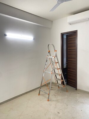 Room in 3 BHK Apartment at Smart World Orchard, Sector 61 – for Sale