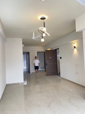 Room in 3 BHK Apartment at Smart World Orchard, Sector 61 – for Sale