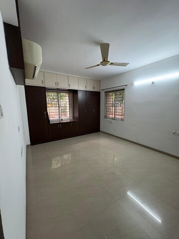 Room in 3 BHK Apartment at Sri Aditya Sunshine, Madhapur – for Rent